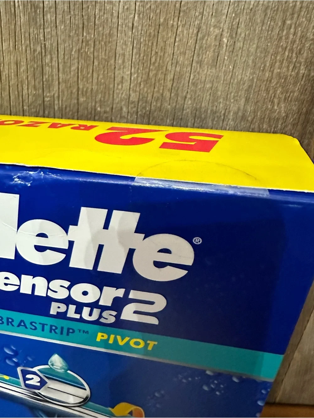 Gillette Sensor2 Plus Pivoting Head + Lubrastrip Men’s Disposable Razors 52 ct